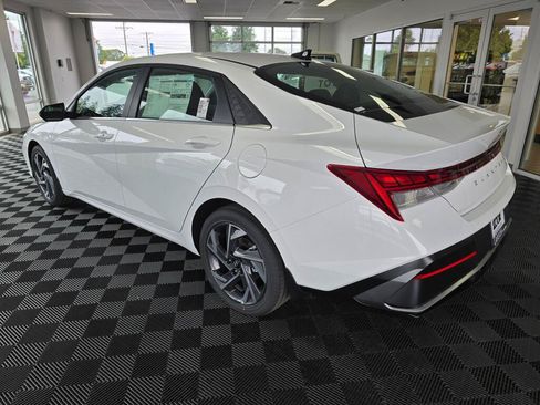 New 2026 Hyundai Elantra Limited FWD image 5