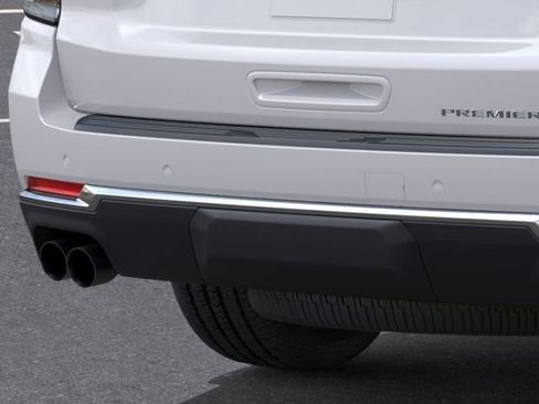 New 2025 Chevrolet Suburban Premier image 14