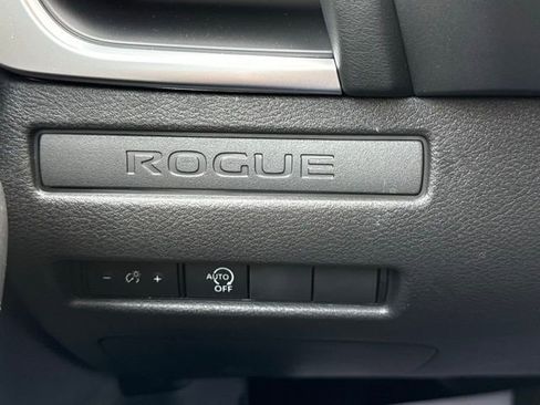 Certified 2025 Nissan Rogue S image 29