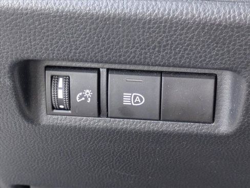 Used 2021 Toyota RAV4 XLE FWD image 12