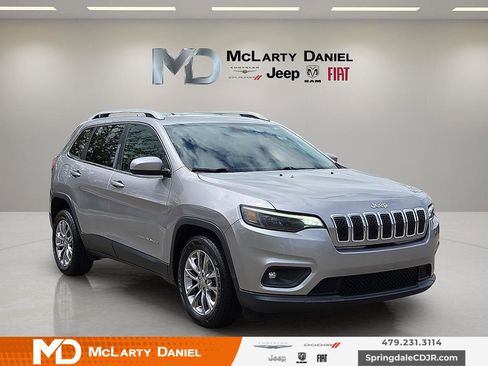 Used 2019 Jeep Cherokee Latitude Plus image 1