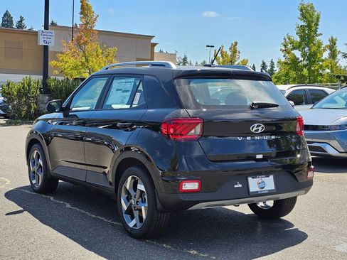 Used 2025 Hyundai Venue SEL image 5