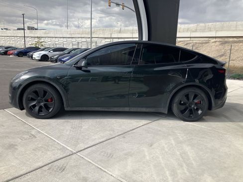 Used 2023 Tesla Model Y Performance AWD/4WD image 4