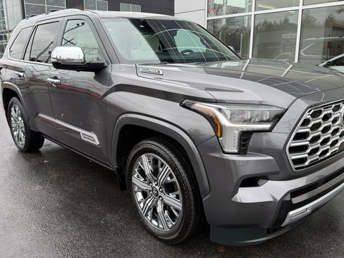 Used 2025 Toyota Sequoia Capstone image 13