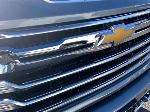 Used 2025 Chevrolet Silverado 2500 High Country w/ Technology Package image 30