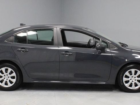 Used 2024 Toyota Corolla LE FWD image 5