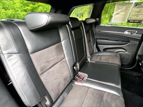 Used 2021 Jeep Grand Cherokee Laredo X AWD/4WD image 15