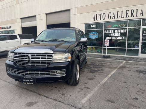 Used 2008 Lincoln Navigator 4WD image 3