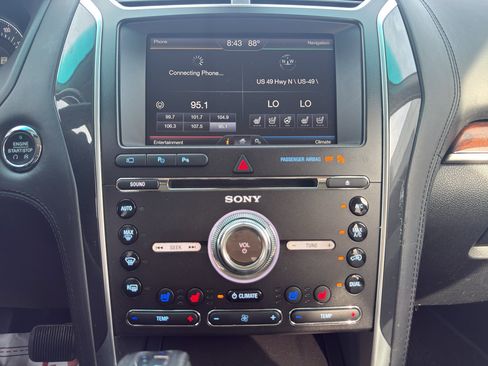 Used 2016 Ford Explorer Platinum AWD/4WD image 26