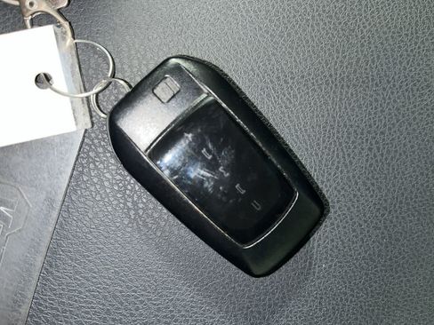 Used 2025 Toyota Camry LE AWD/4WD image 24