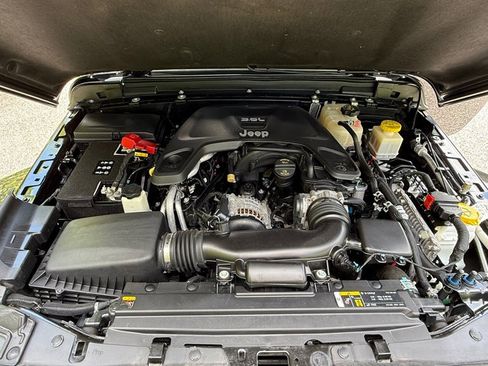 Used 2021 Jeep Gladiator Sport AWD/4WD image 10