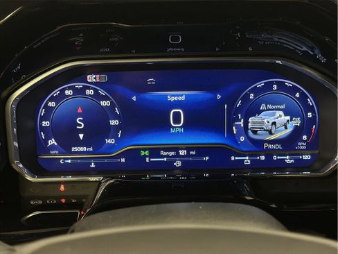 Certified 2024 Chevrolet Silverado 2500 High Country w/ Technology Package image 17