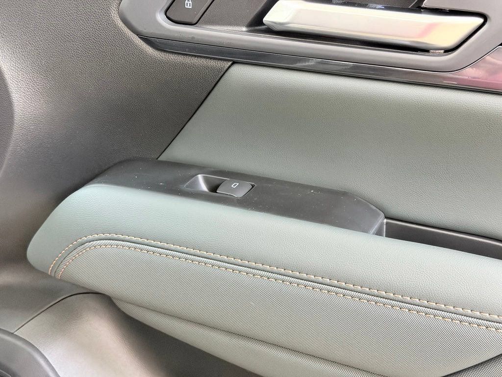 New 2026 GMC Terrain AT4 w/ Technology Package II AWD/4WD image 39