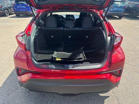 Used 2021 Toyota C-HR XLE FWD image 7