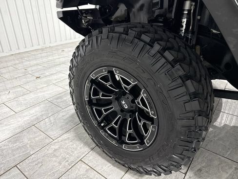 Used 2015 Jeep Wrangler Unlimited Rubicon w/ Dual Top Group AWD/4WD image 34