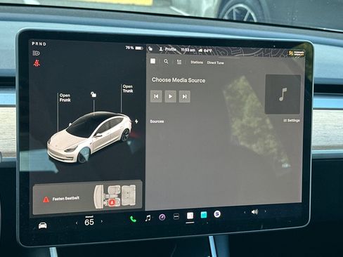 Used 2018 Tesla Model 3 Long Range image 32