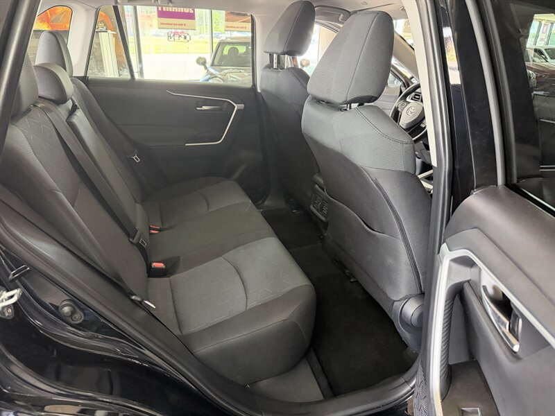 Used 2025 Toyota RAV4 XLE AWD/4WD image 56