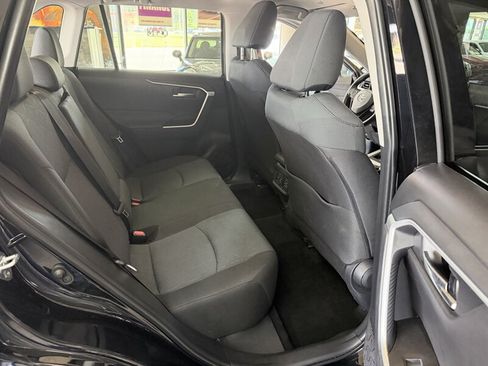 Used 2025 Toyota RAV4 XLE AWD/4WD image 56