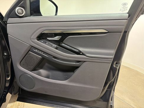 Used 2020 Land Rover Range Rover Evoque SE image 23