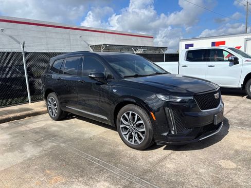 Used 2021 Cadillac XT6 Sport AWD/4WD image 2