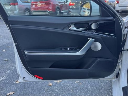 Used 2018 Kia Stinger Premium image 17