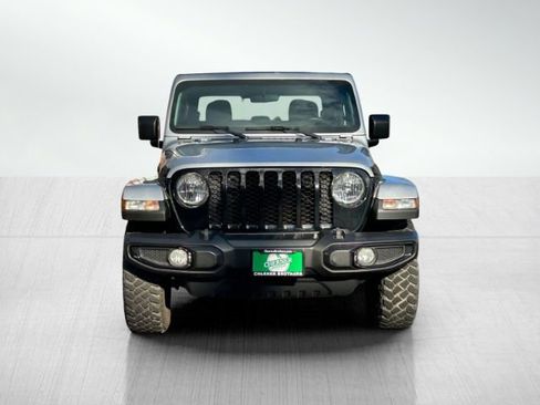 Used 2022 Jeep Gladiator Sport image 2