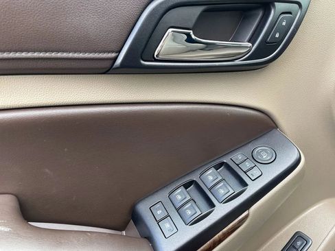 Used 2016 Chevrolet Suburban LT image 18