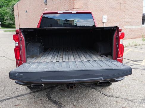 Used 2019 Chevrolet Silverado 1500 Custom Trail Boss w/ Custom Convenience Package AWD/4WD image 9