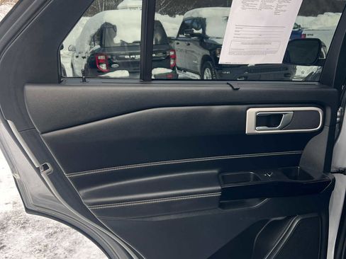 Used 2022 Ford Explorer ST image 31