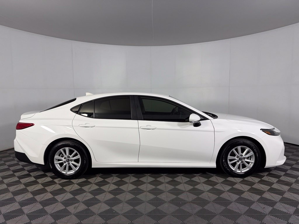 Used 2026 Toyota Camry LE FWD image 5