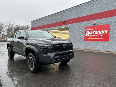 Used 2024 Toyota Tacoma TRD Off-Road image 1