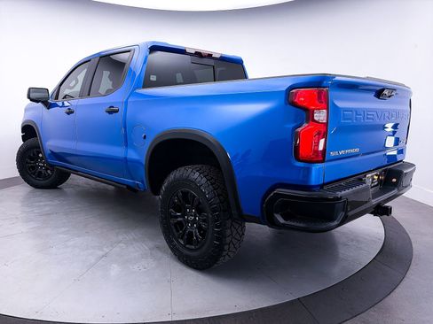 Used 2025 Chevrolet Silverado 1500 ZR2 w/ Technology Package AWD/4WD image 3
