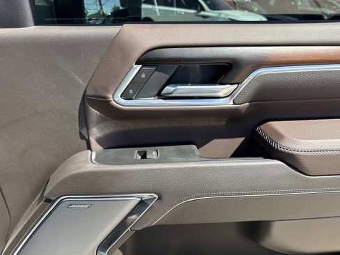 Used 2025 GMC Sierra 2500 Denali w/ Denali Reserve Package image 14