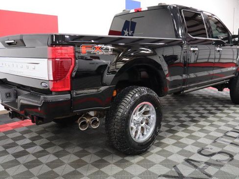Used 2022 Ford F250 Platinum w/ FX4 Off-Road Package AWD/4WD image 17