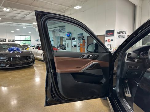 Used 2023 BMW X6 M50i AWD/4WD image 11