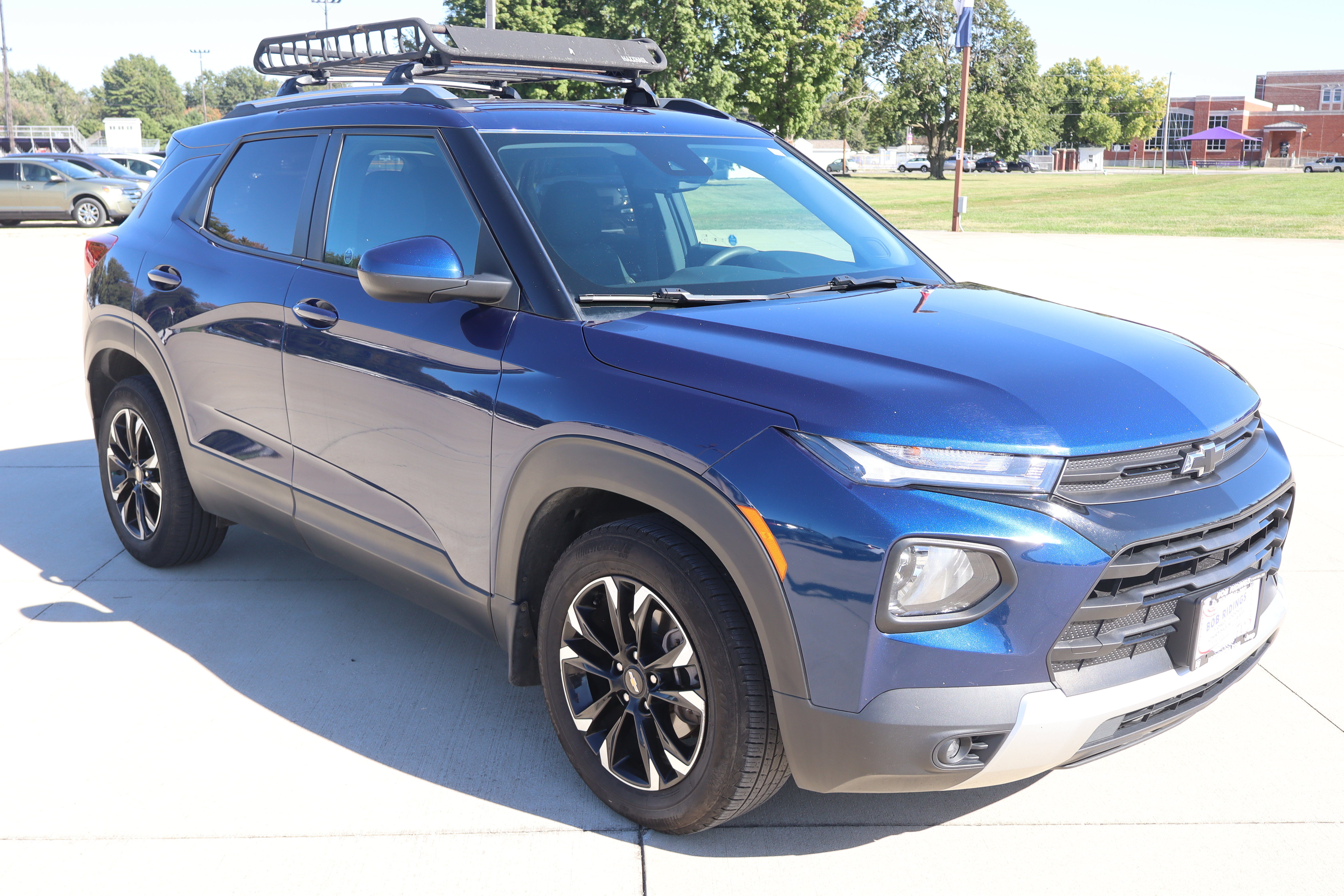 Used 2022 Chevrolet TrailBlazer LT w/ LPO, Blackout Package FWD image 3