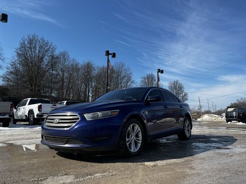 Used 2015 Ford Taurus SEL w/ Equipment Group 201A image 2