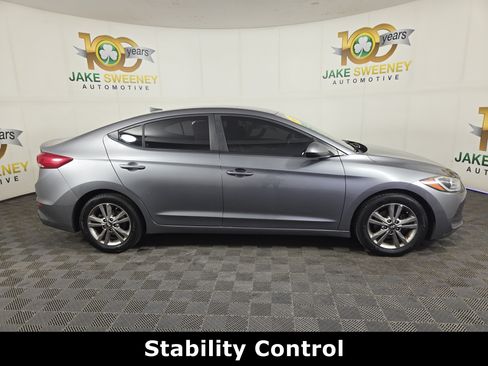 Used 2018 Hyundai Elantra SEL FWD image 10