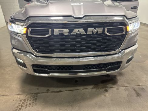 Used 2025 RAM 1500 Big Horn AWD/4WD image 38
