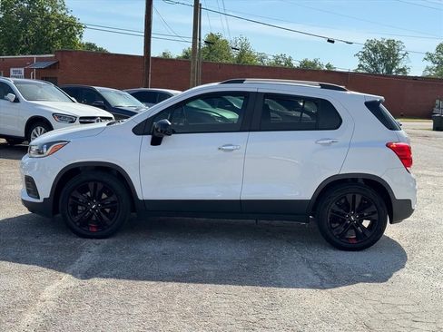 Used 2019 Chevrolet Trax LT w/ Redline Edition FWD image 6