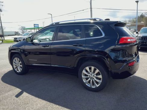 Used 2017 Jeep Cherokee Overland w/ Technology Group image 6