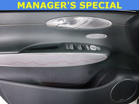Used 2022 Genesis GV70 2.5T w/ Advanced Package AWD/4WD image 9