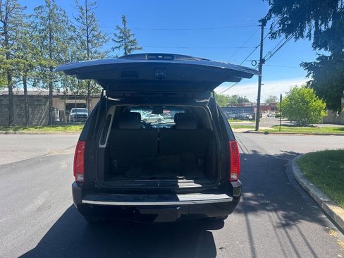 Used 2009 Cadillac Escalade AWD image 6