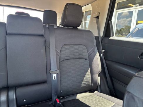 Used 2025 Nissan Pathfinder SV AWD/4WD image 40