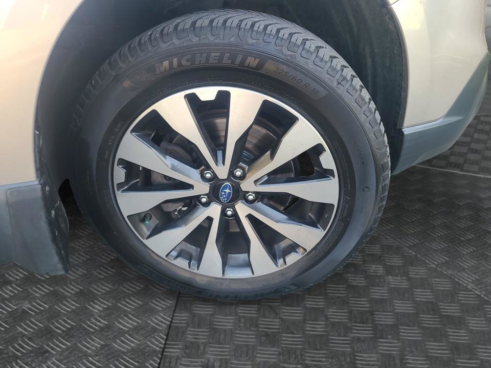 Used 2016 Subaru Outback 2.5i Limited AWD/4WD image 25