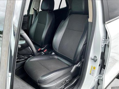 Used 2022 Buick Encore Preferred image 27