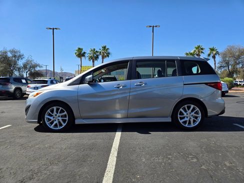 Used 2012 MAZDA MAZDA5 Touring w/ Moonroof & Audio Pkg FWD image 3