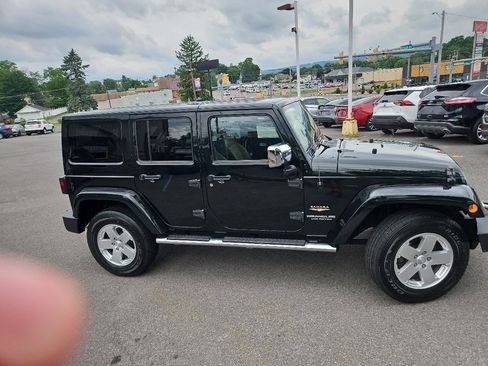 Used 2012 Jeep Wrangler Unlimited Sahara w/ Dual Top Group AWD/4WD image 38