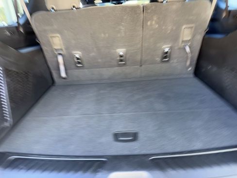 Used 2025 Chevrolet Suburban LS image 24