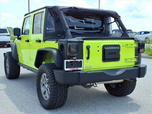 Used 2017 Jeep Wrangler Unlimited Rubicon w/ Connectivity Group AWD/4WD image 22